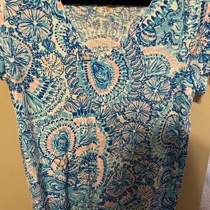 Lilly Pulitzer vneck tee